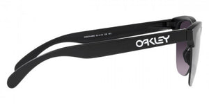 O14 OAKLEY FROGSKINS LITE OO9374 937449 63 MATTE BLACK / PRIZM GRAY GRADIENT